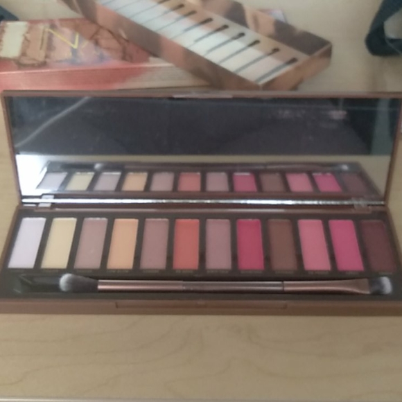 NAKED URBAN DECAY HEAT EYESHADOW - Picture 2 of 9
